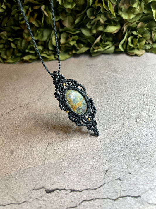 Elara | Macrame Necklace