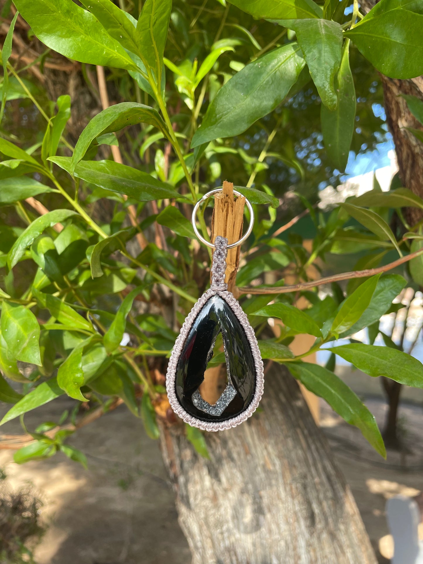 Midnight Frost | Druzy Onyx Macrame Keychain