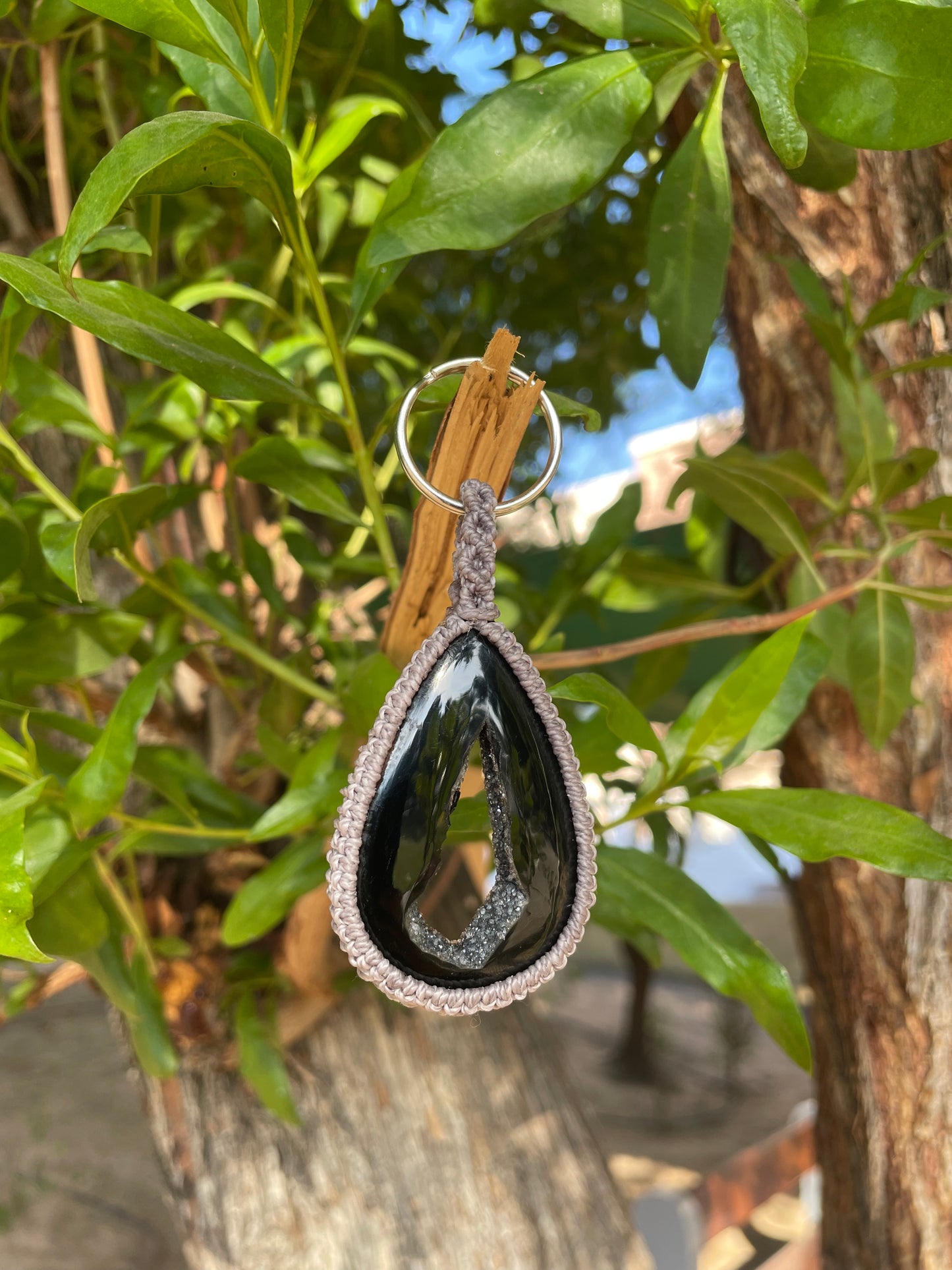 Midnight Frost | Druzy Onyx Macrame Keychain