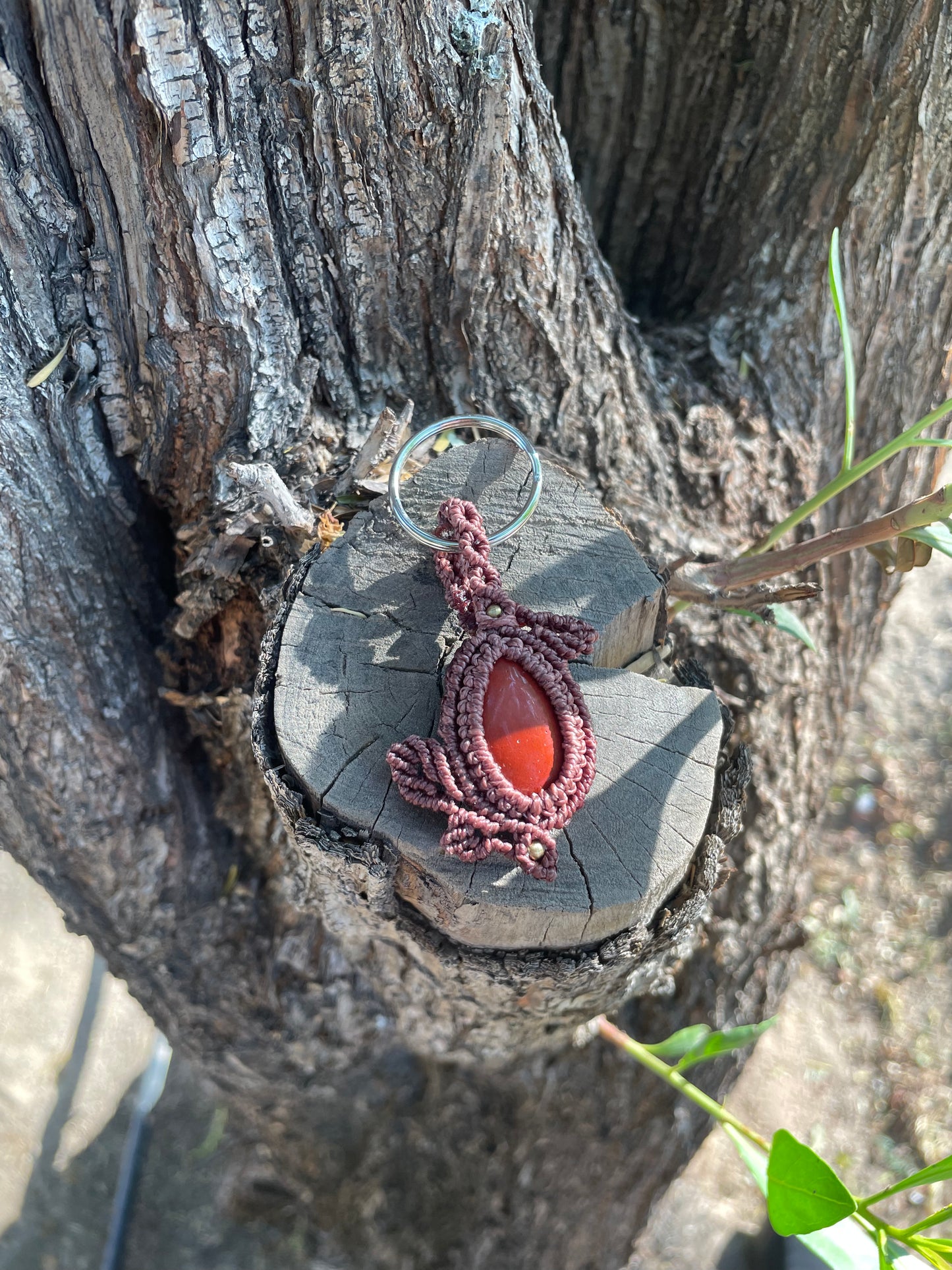 Leafy | Red Jasper Macrame Keychain