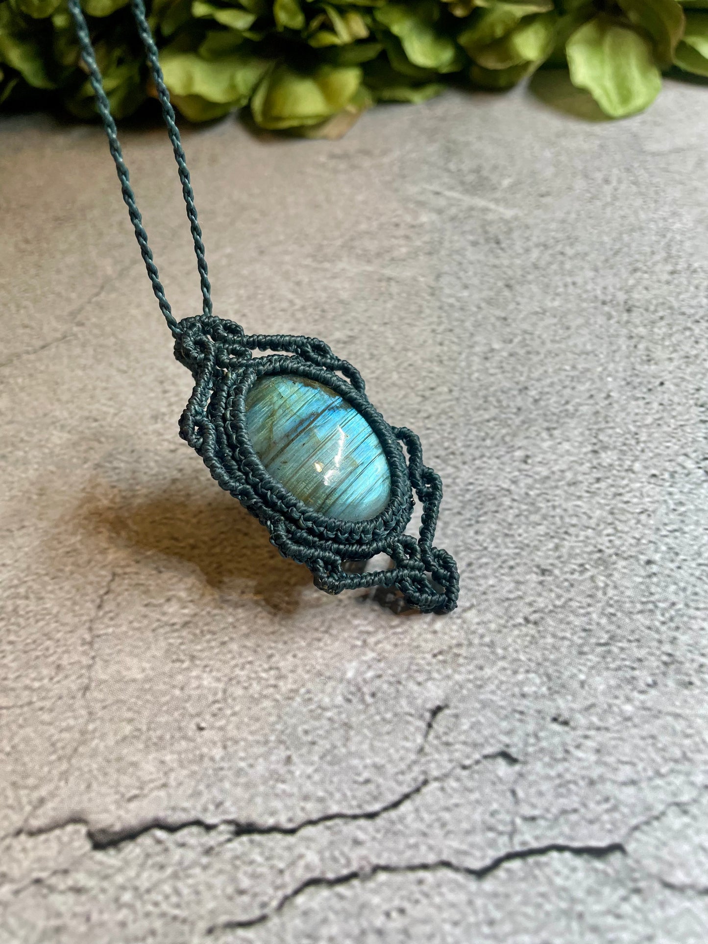 Ocean Eyes | Labradorite Macrame Necklace