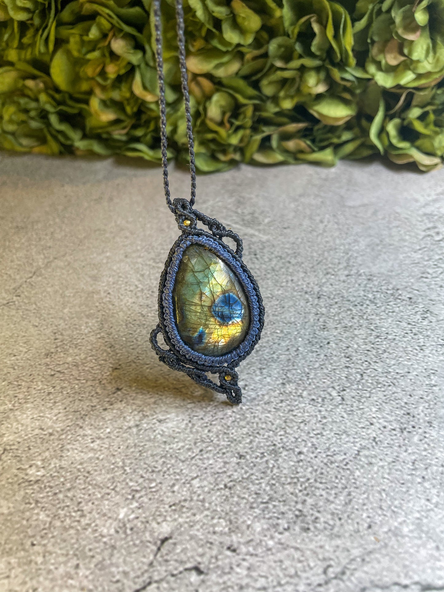 A Drop In The Ocean | Labradorite Macrame Necklace