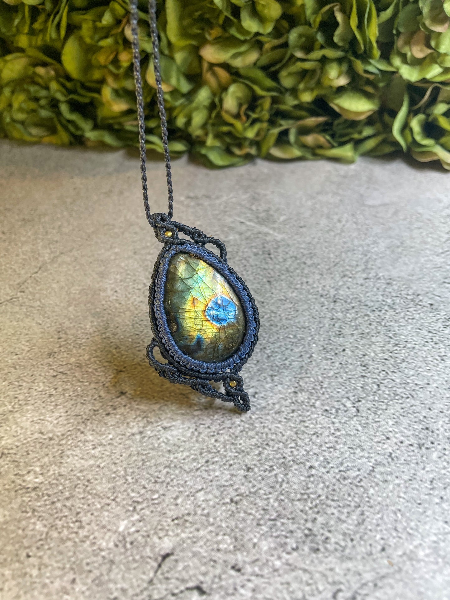 A Drop In The Ocean | Labradorite Macrame Necklace