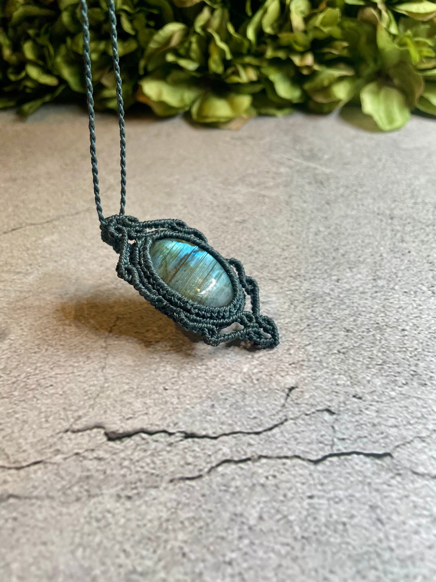 Ocean Eyes | Labradorite Macrame Necklace