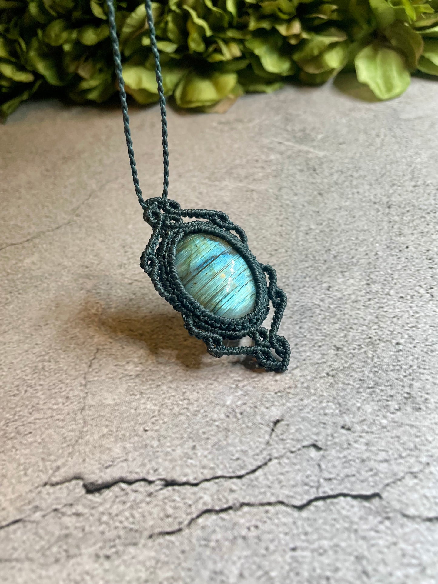 Ocean Eyes | Labradorite Macrame Necklace