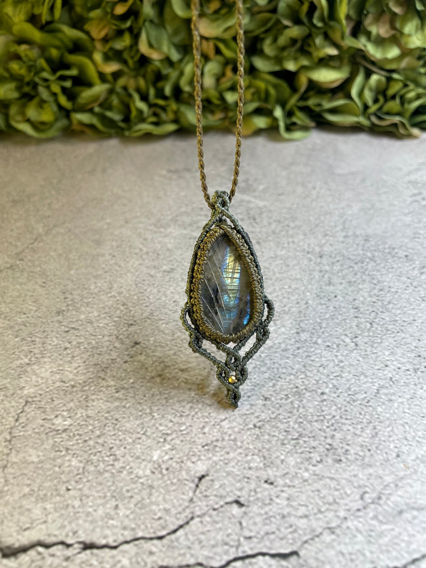 Sylvara | Labradorite Macrame Necklace