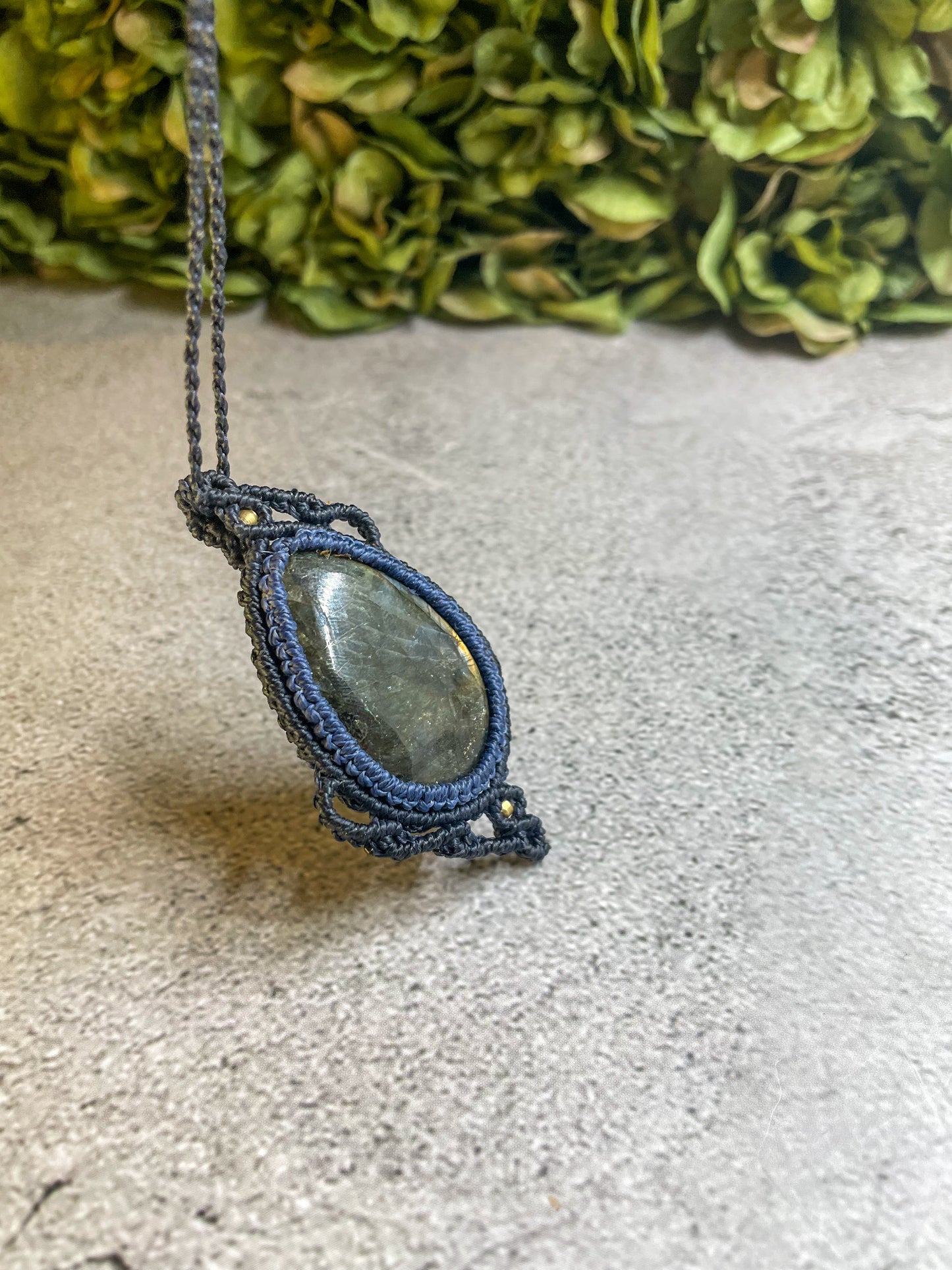 A Drop In The Ocean | Labradorite Macrame Necklace