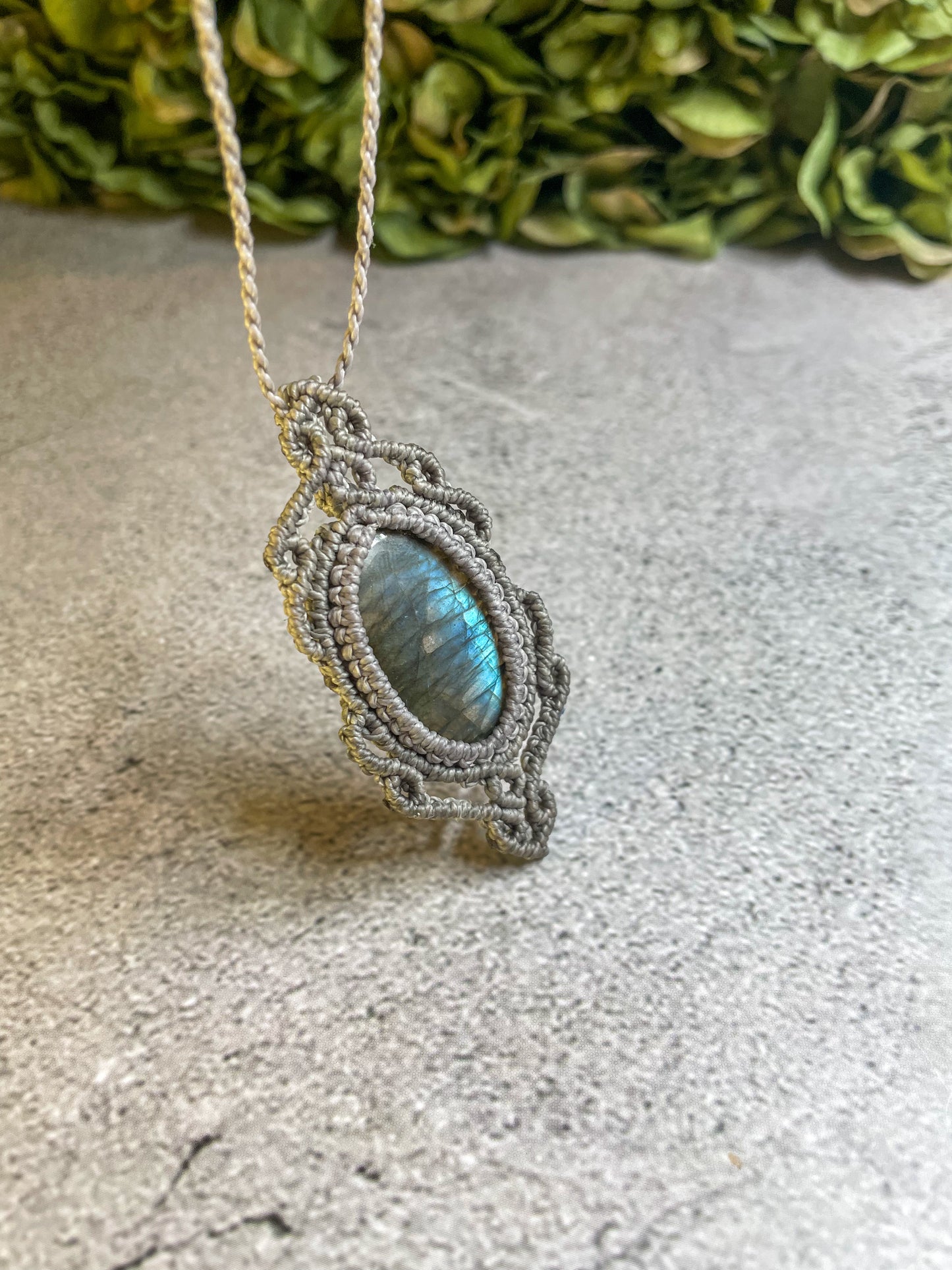 Ocean Daylight | Labradorite Macrame Necklace