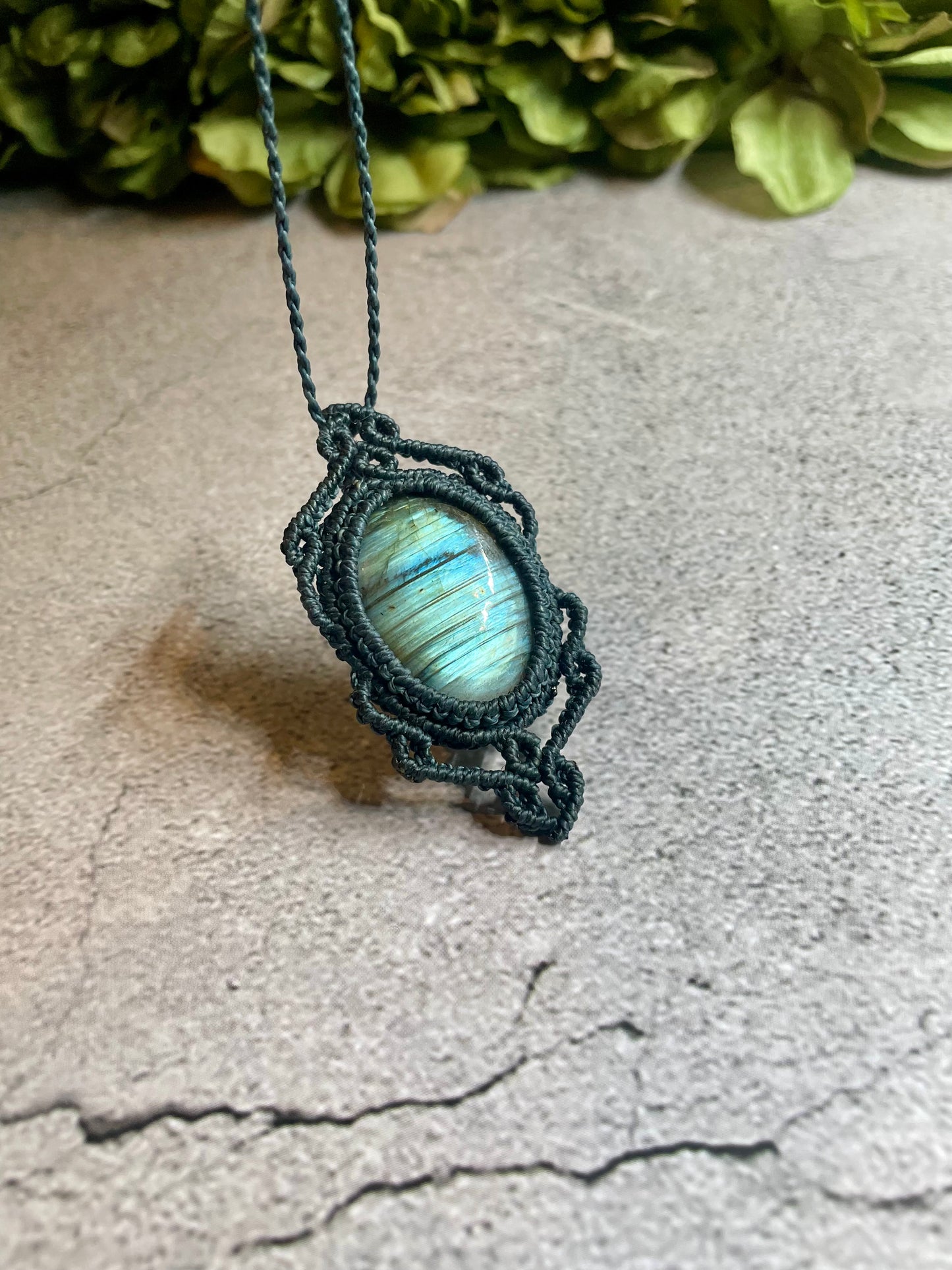 Ocean Eyes | Labradorite Macrame Necklace