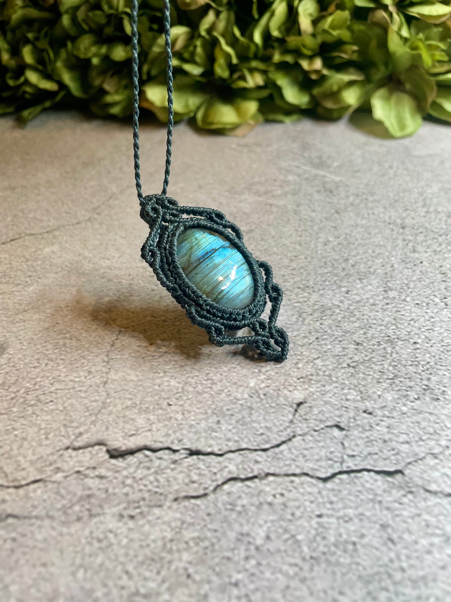 Ocean Eyes | Labradorite Macrame Necklace