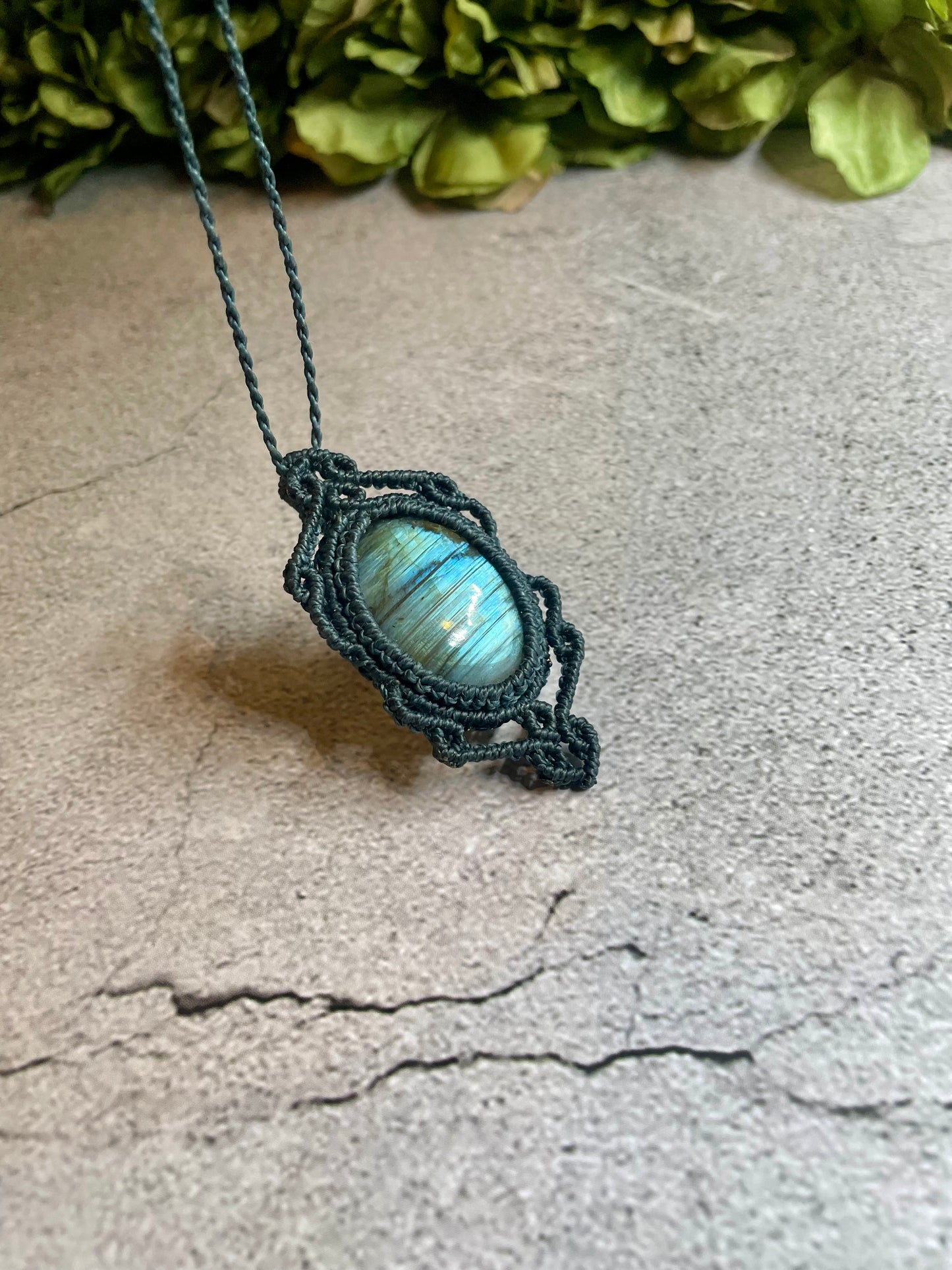 Ocean Eyes | Labradorite Macrame Necklace