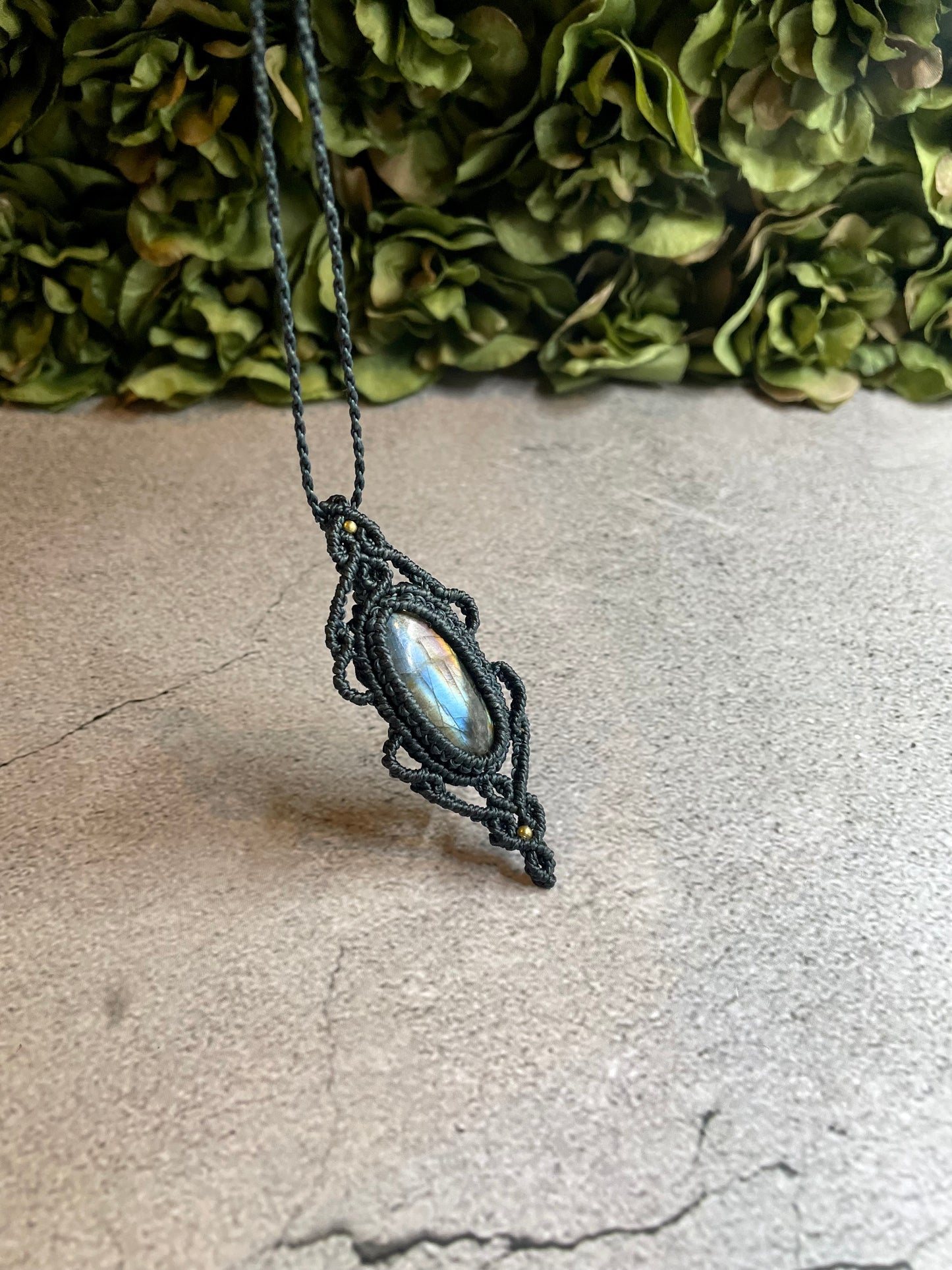 Nyra | Labradorite Macrame Necklace