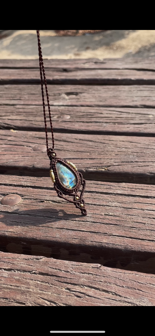 Victoria | Labradorite Macrame Necklace