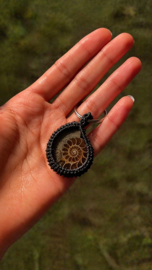 Nyra | Ammonite Macrame Keychain