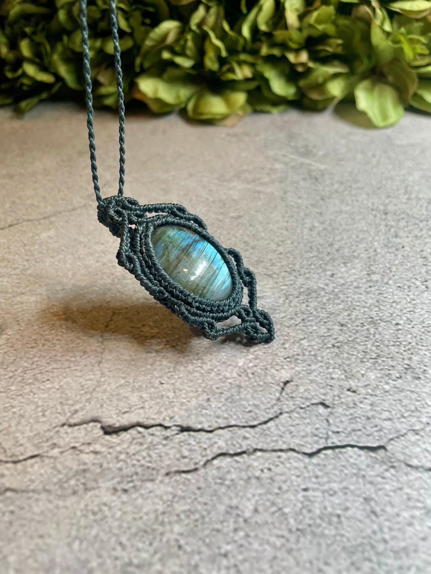 Ocean Eyes | Labradorite Macrame Necklace