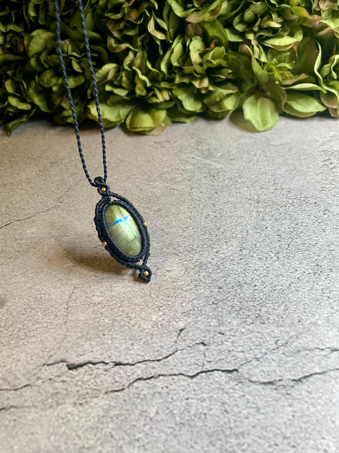 Elowen | Labradorite Macrame Necklace