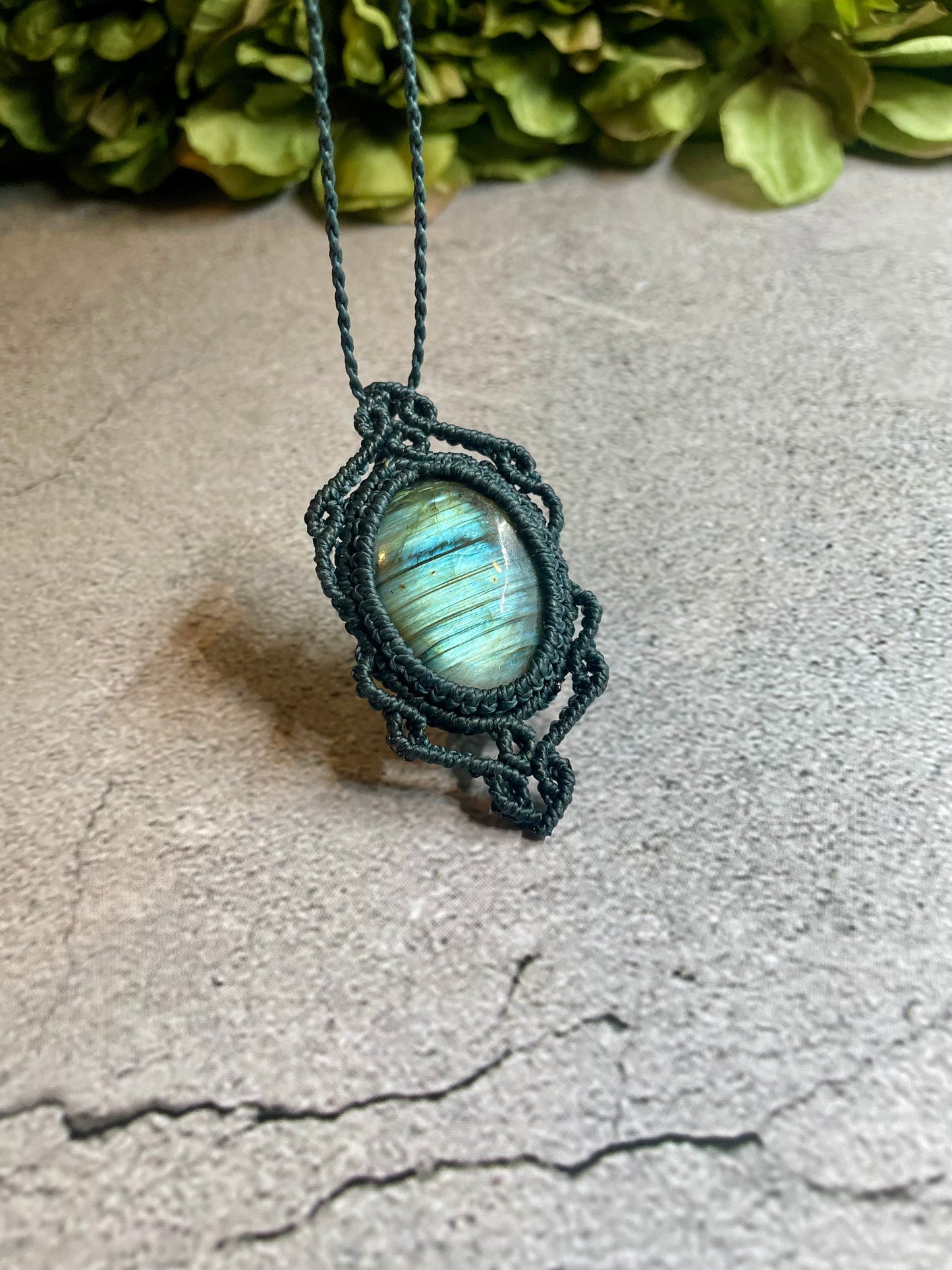 Ocean Eyes | Labradorite Macrame Necklace