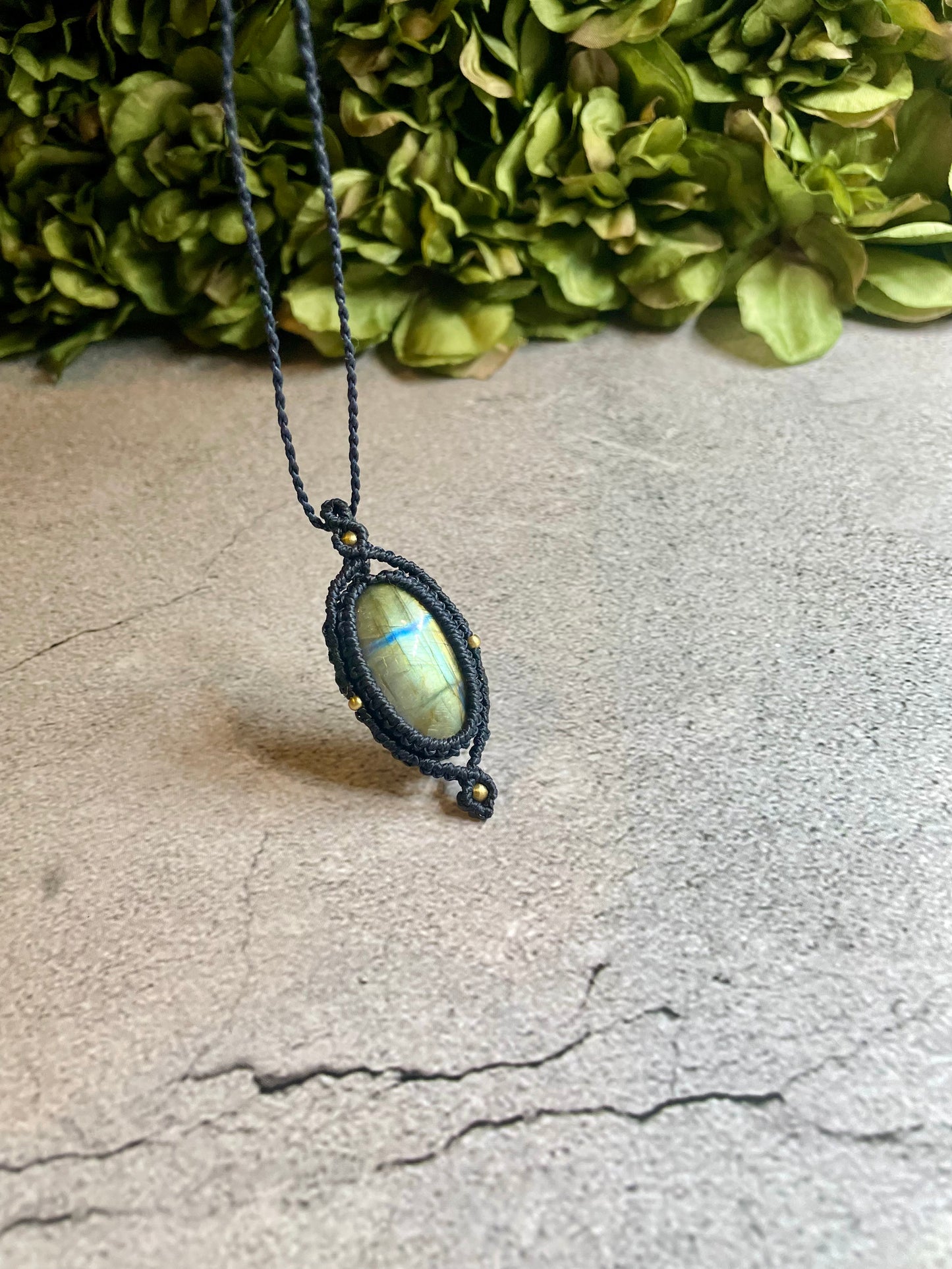 Elowen | Labradorite Macrame Necklace