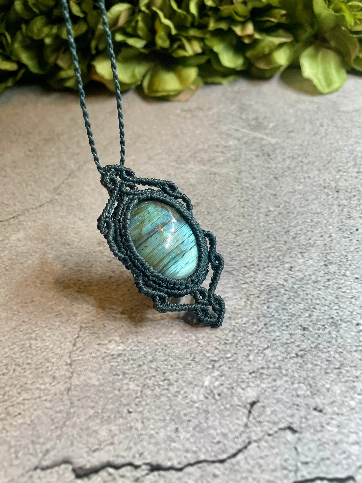 Ocean Eyes | Labradorite Macrame Necklace