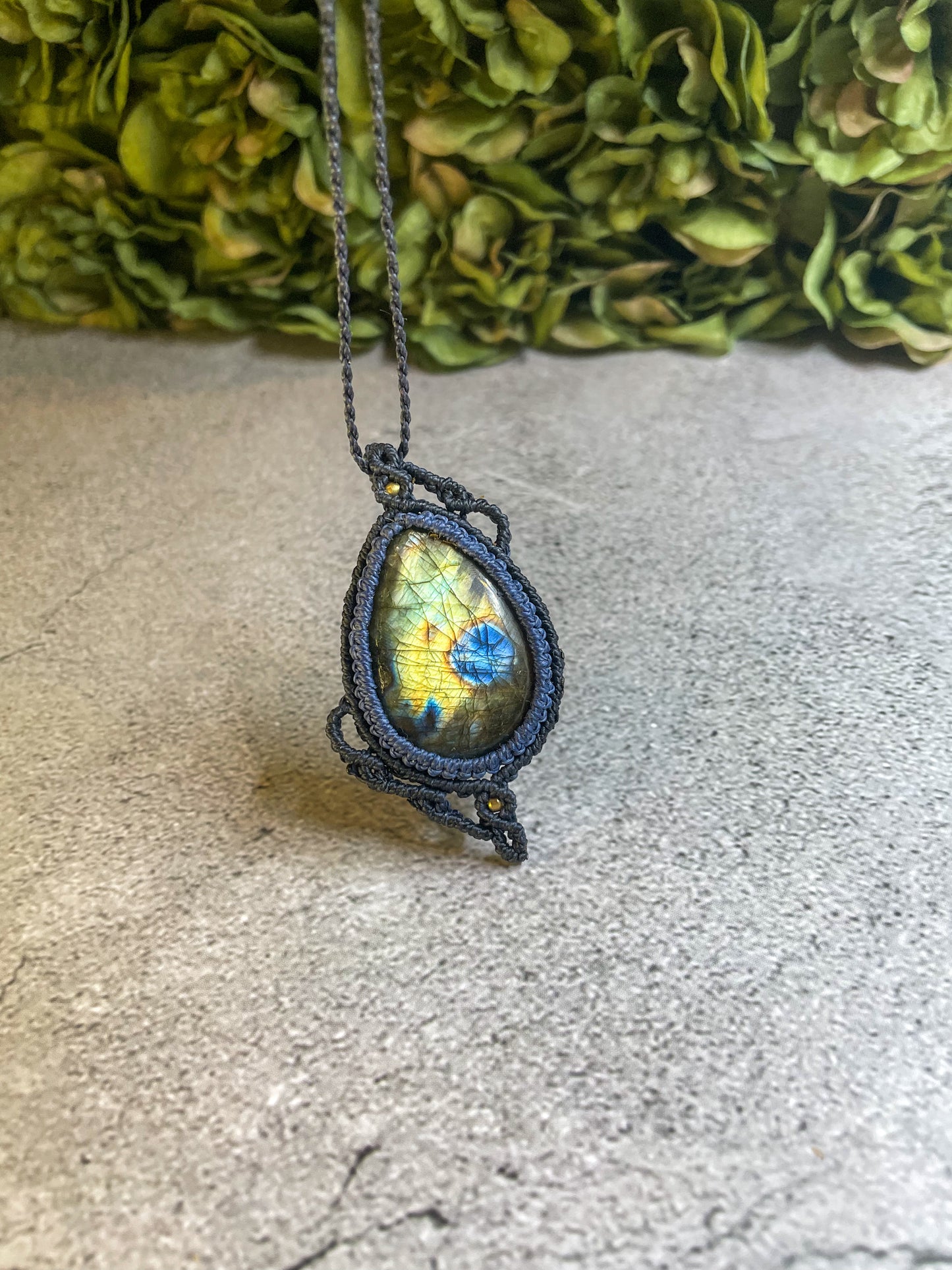 A Drop In The Ocean | Labradorite Macrame Necklace