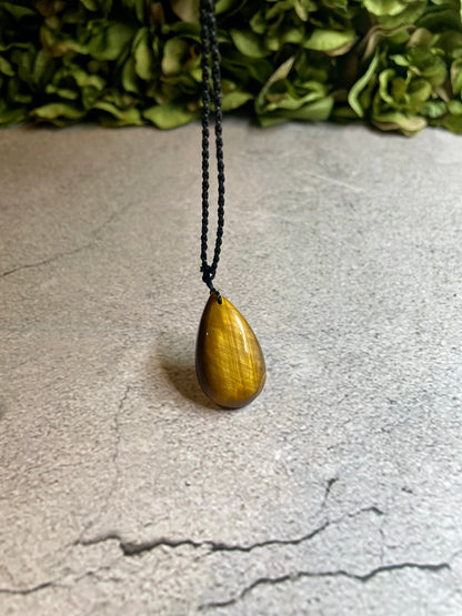 Simple Tiger’s Eye Necklace