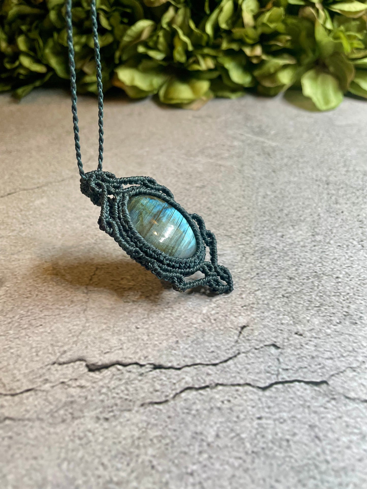 Ocean Eyes | Labradorite Macrame Necklace