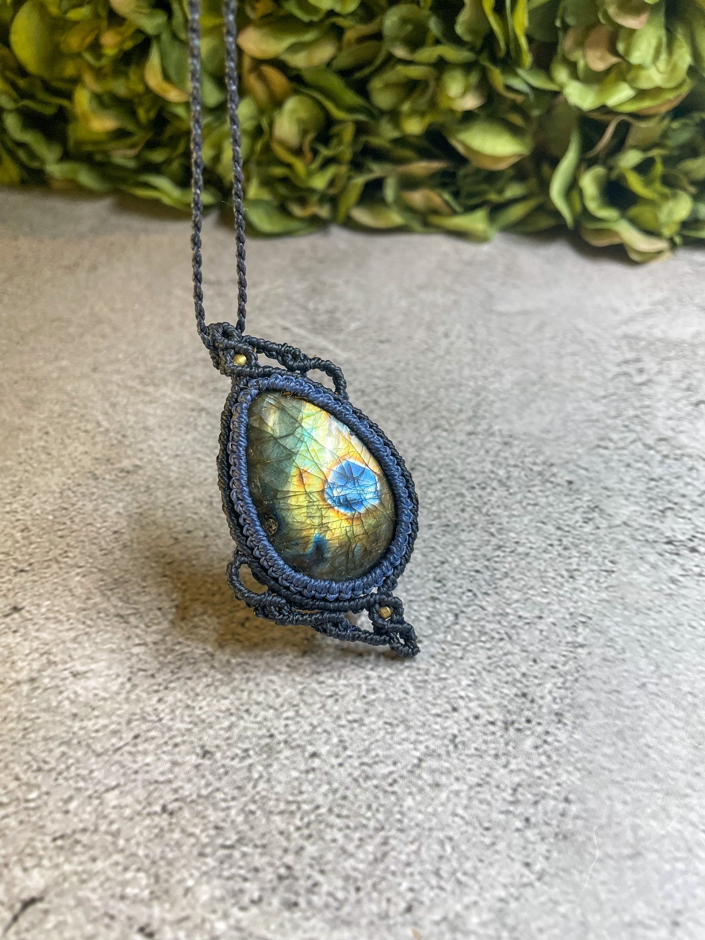 A Drop In The Ocean | Labradorite Macrame Necklace