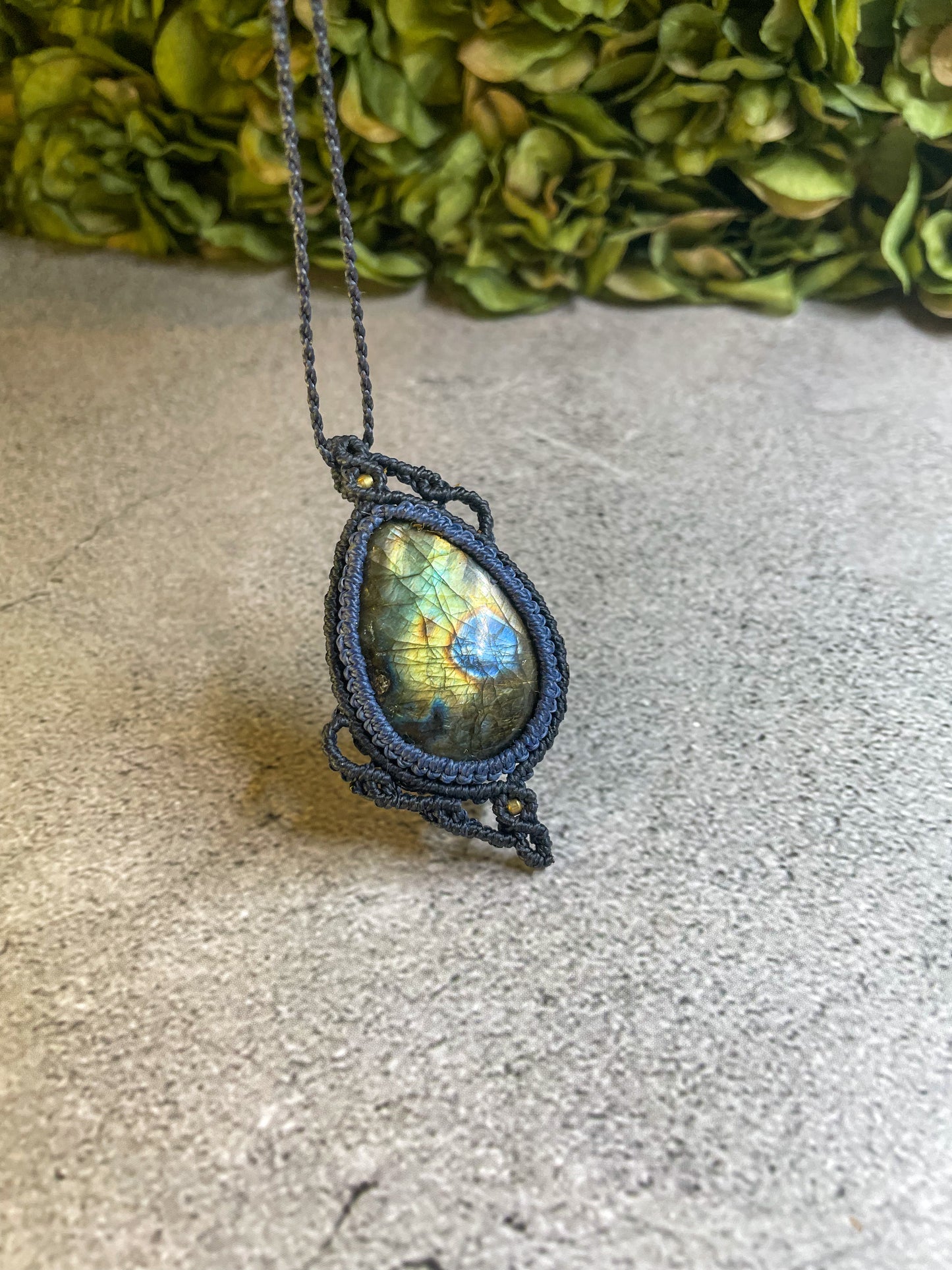 A Drop In The Ocean | Labradorite Macrame Necklace