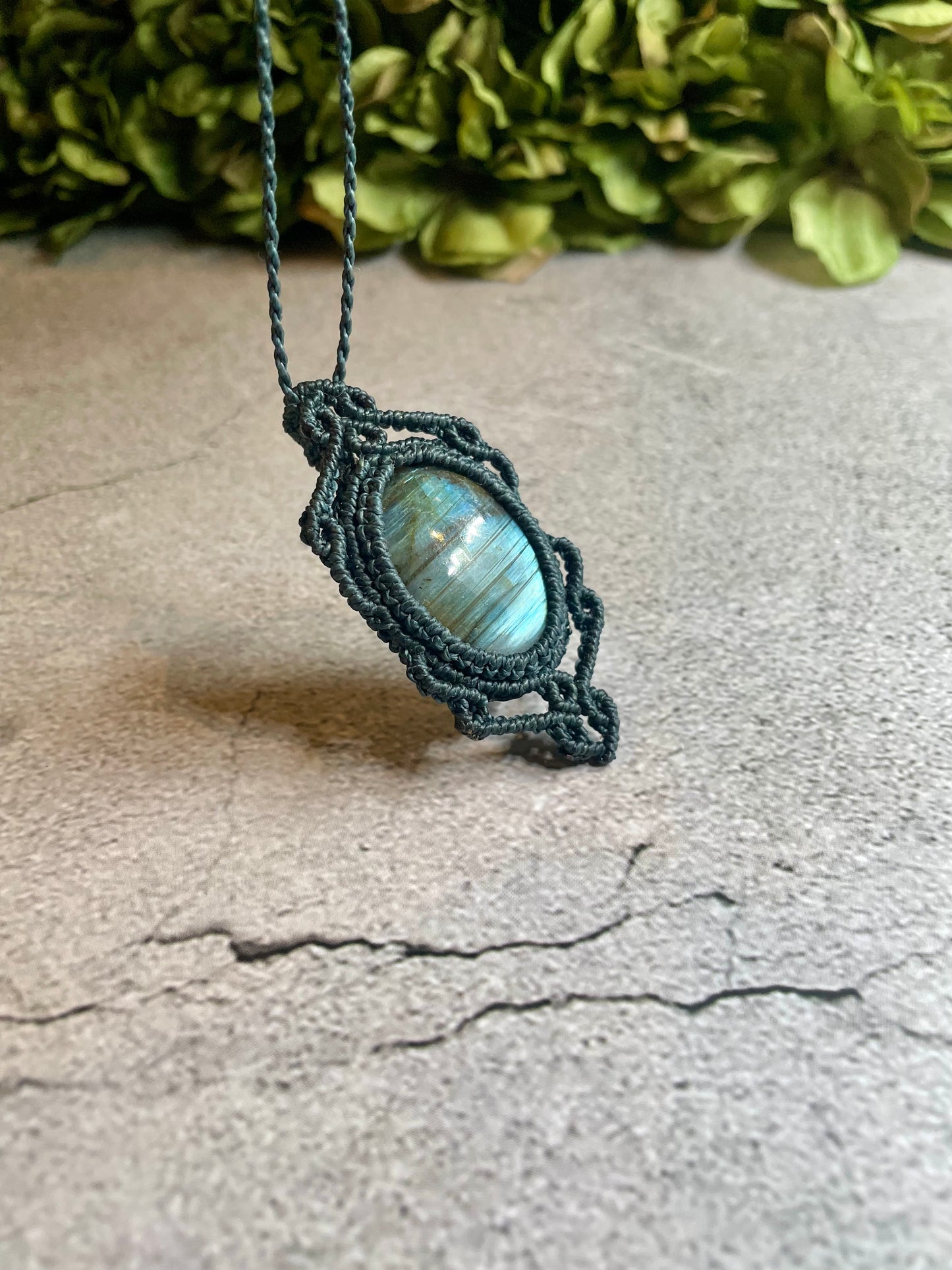 Ocean Eyes | Labradorite Macrame Necklace