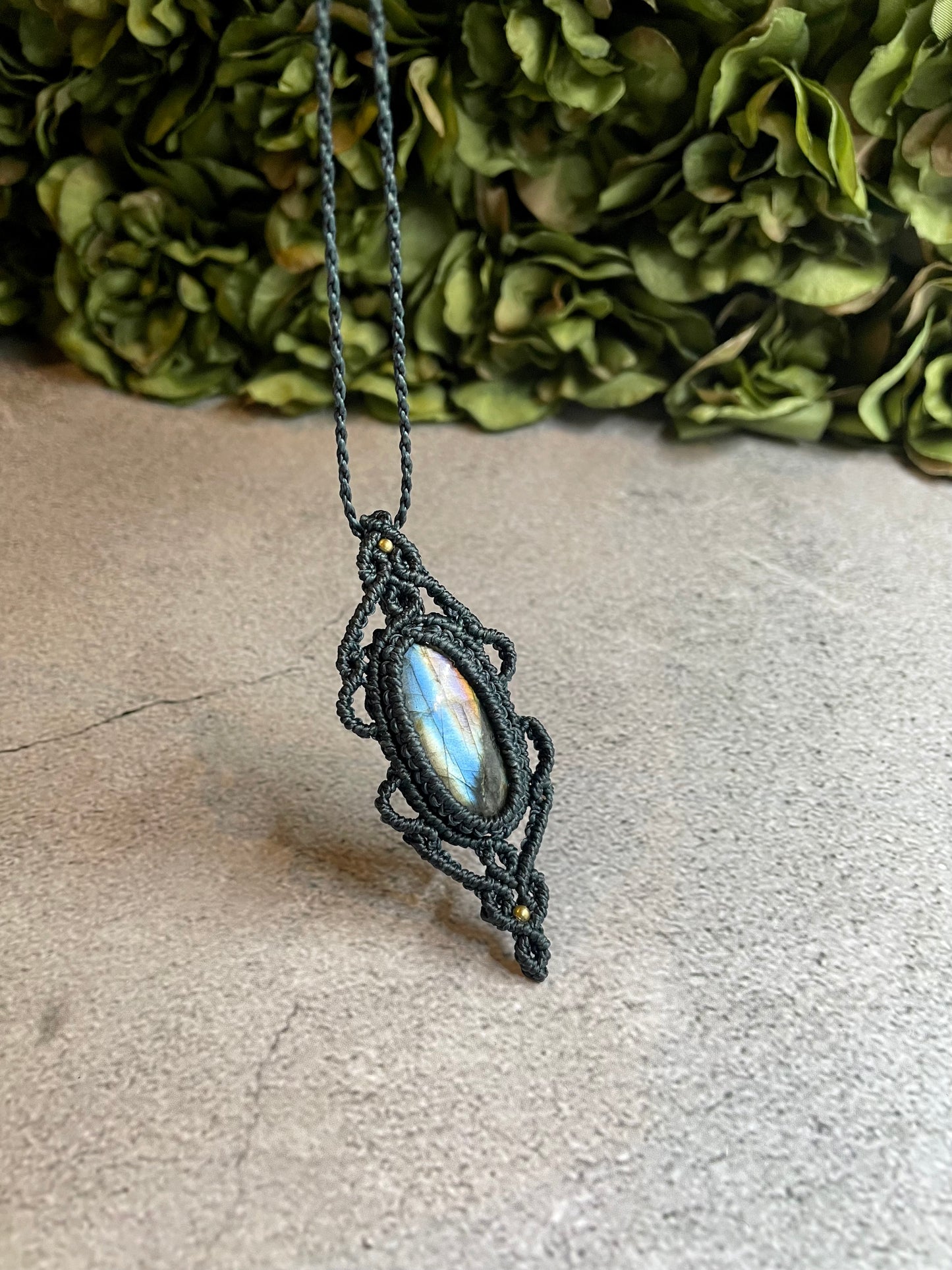 Nyra | Labradorite Macrame Necklace