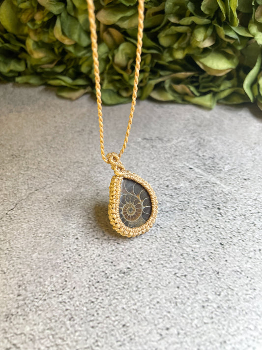 Seaside | Ammonite Macrame Necklace