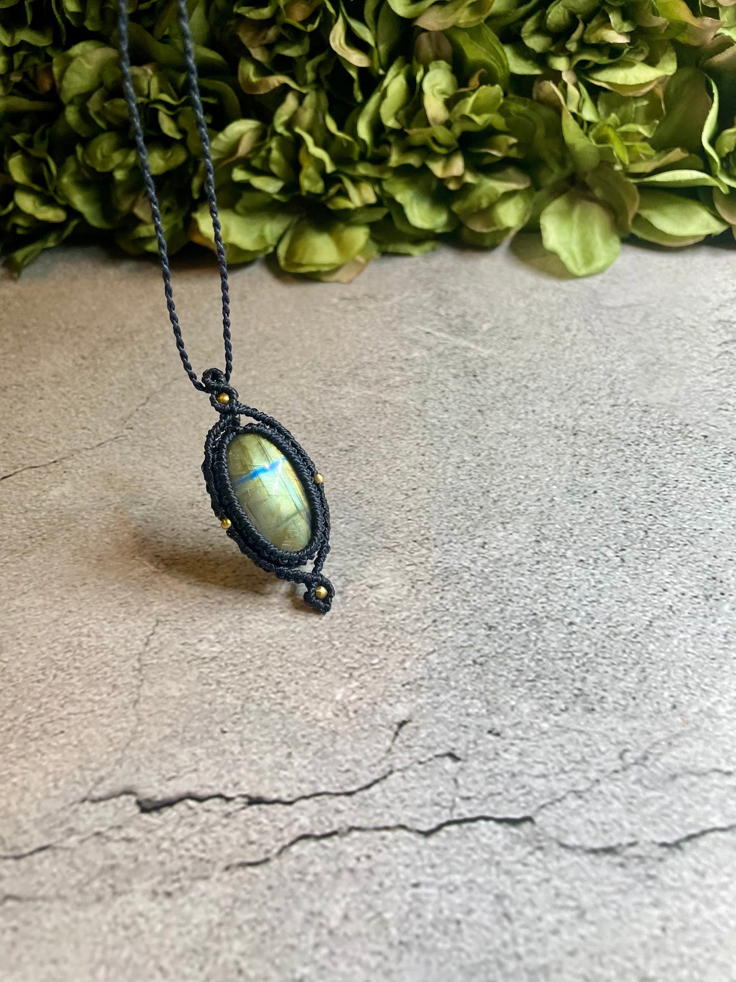 Elowen | Labradorite Macrame Necklace