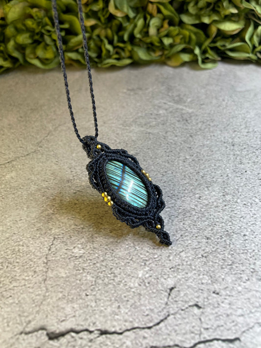 Nerina | Labradorite Macrame Necklace