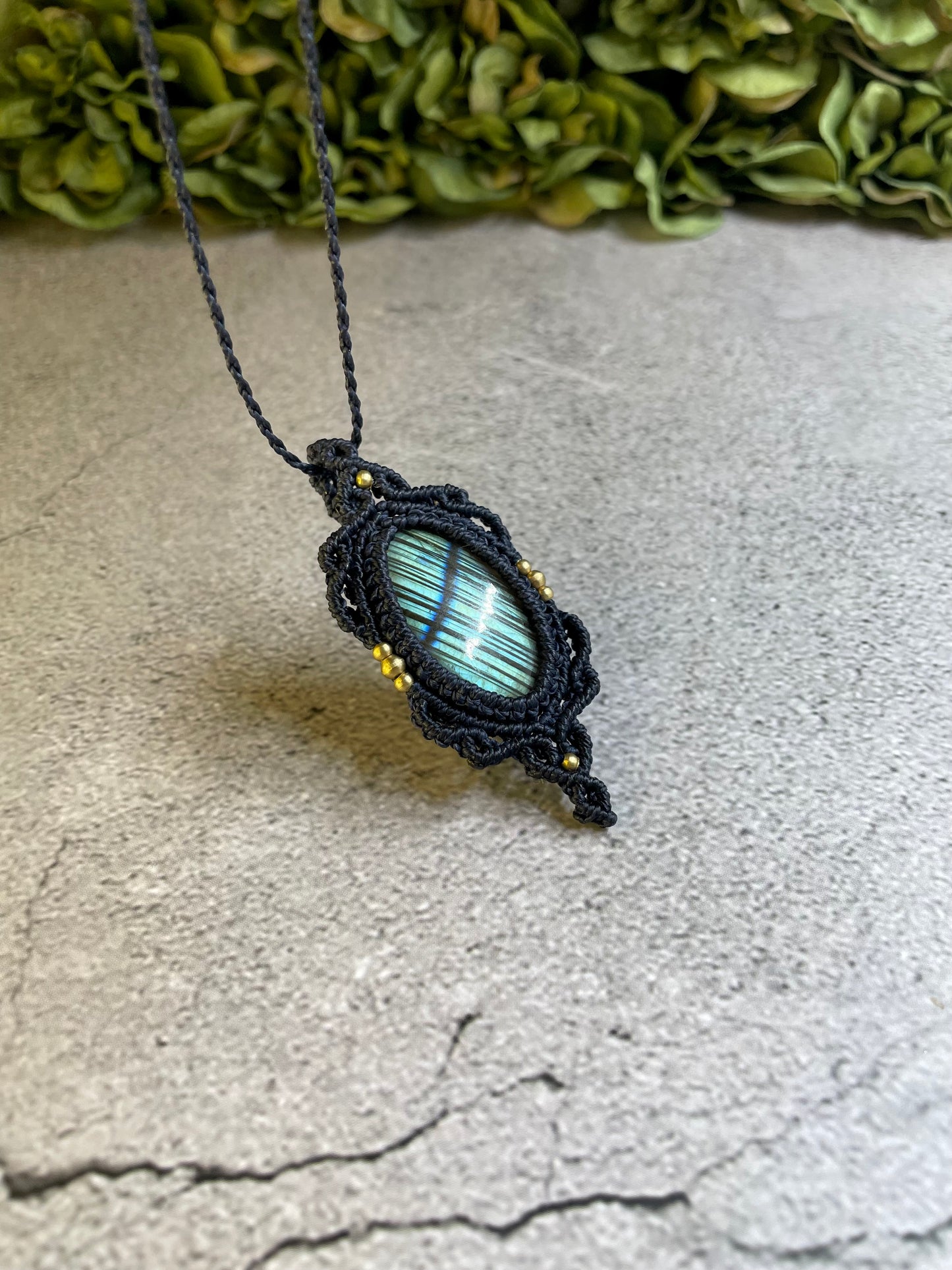 Nerina | Labradorite Macrame Necklace